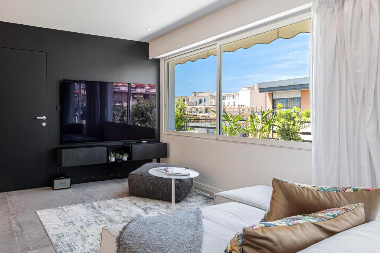 Luxurious Penthouse Rooftop Martinez Croisette Apartment Cannes